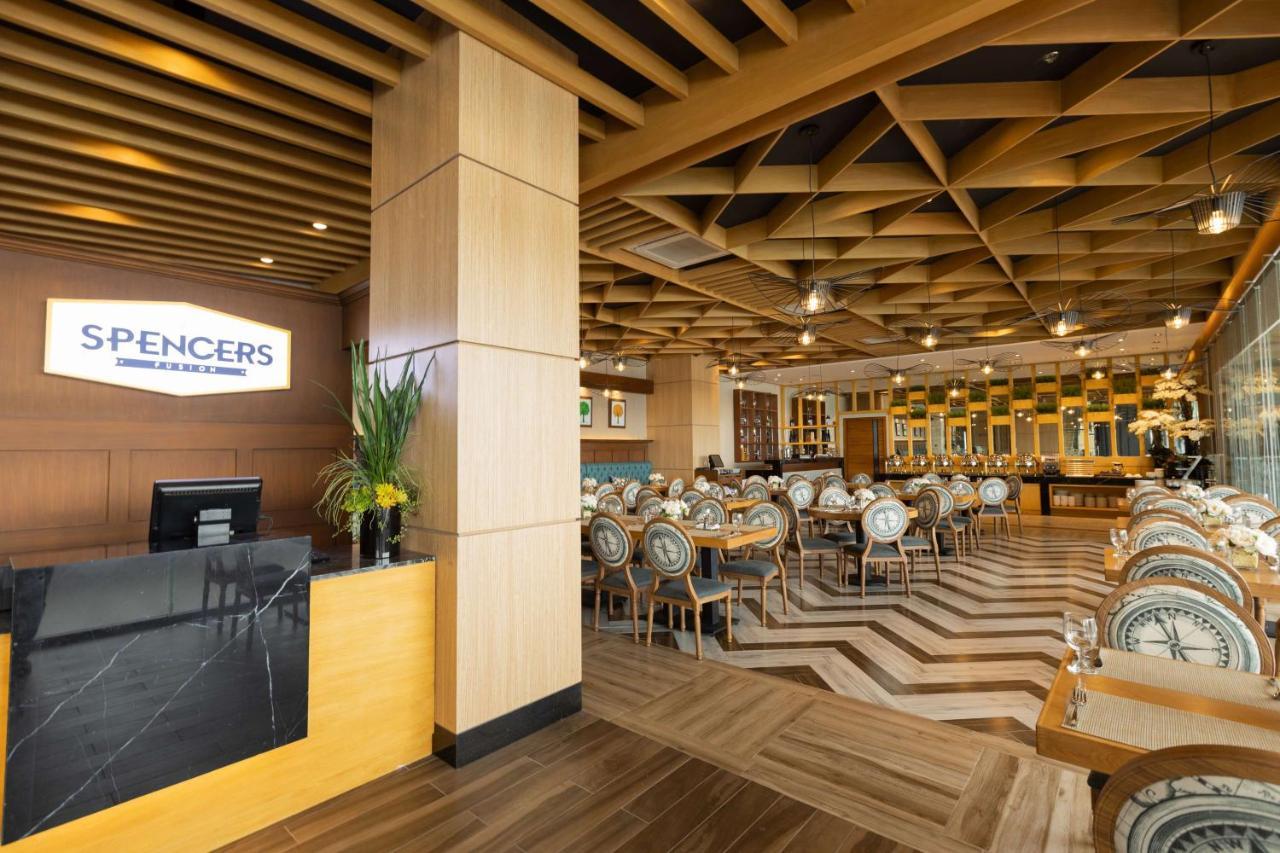 Best Western Plus Metro Clark Angeles Exterior photo