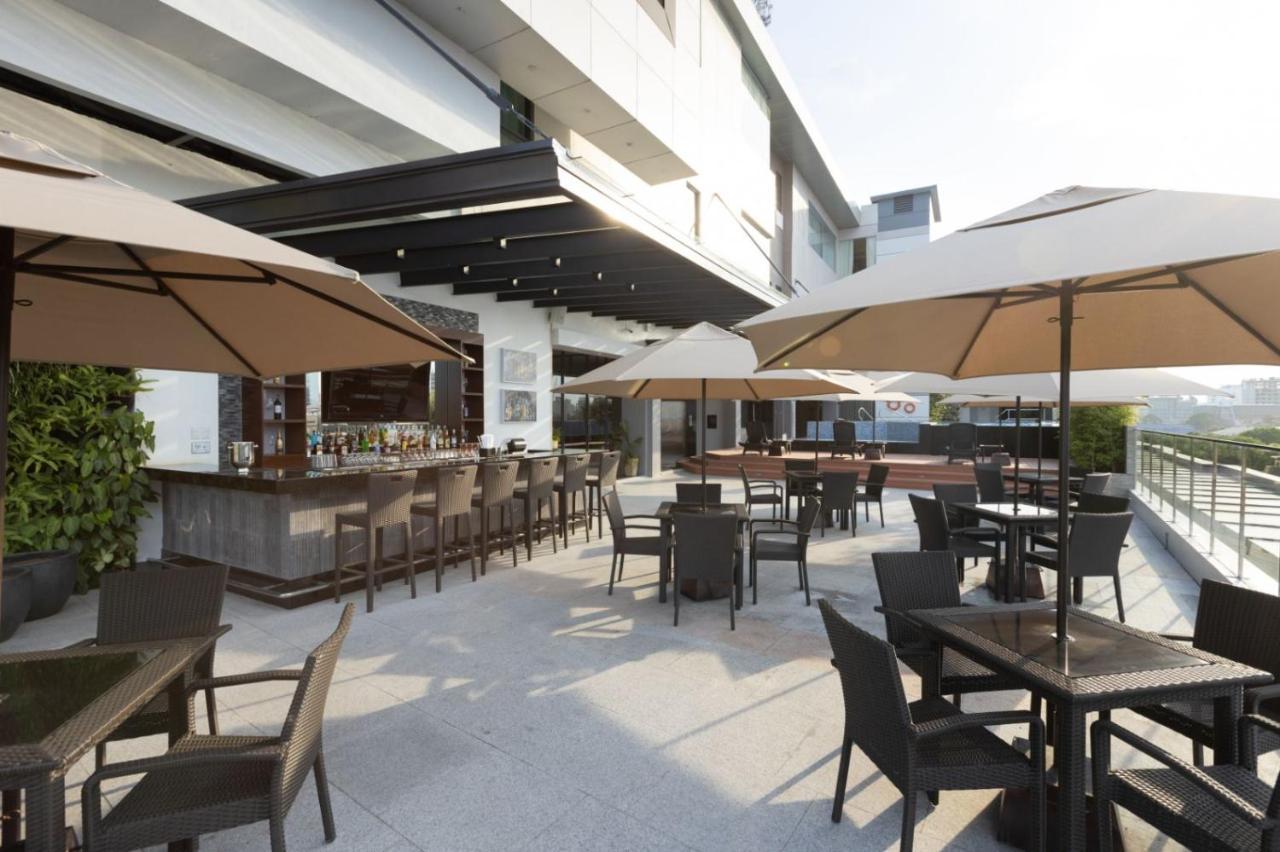 Best Western Plus Metro Clark Angeles Exterior photo