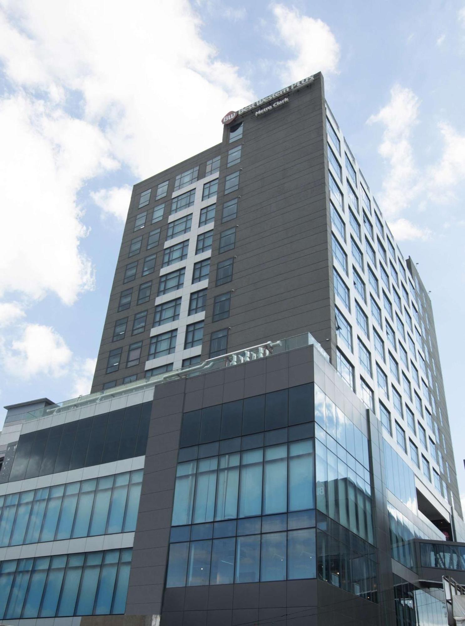 Best Western Plus Metro Clark Angeles Exterior photo