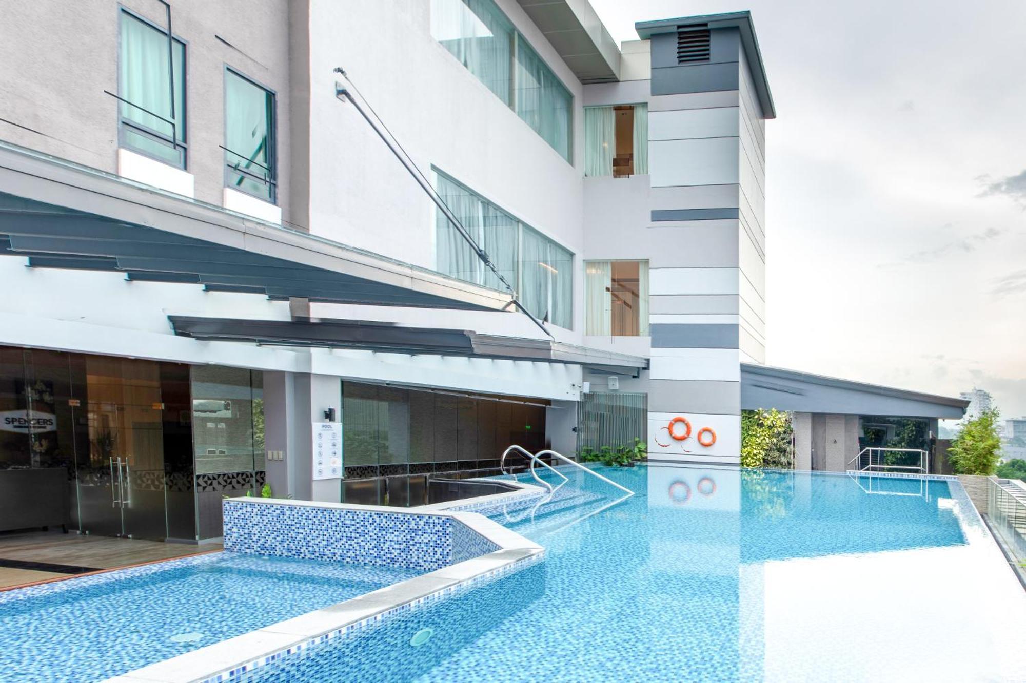 Best Western Plus Metro Clark Angeles Exterior photo