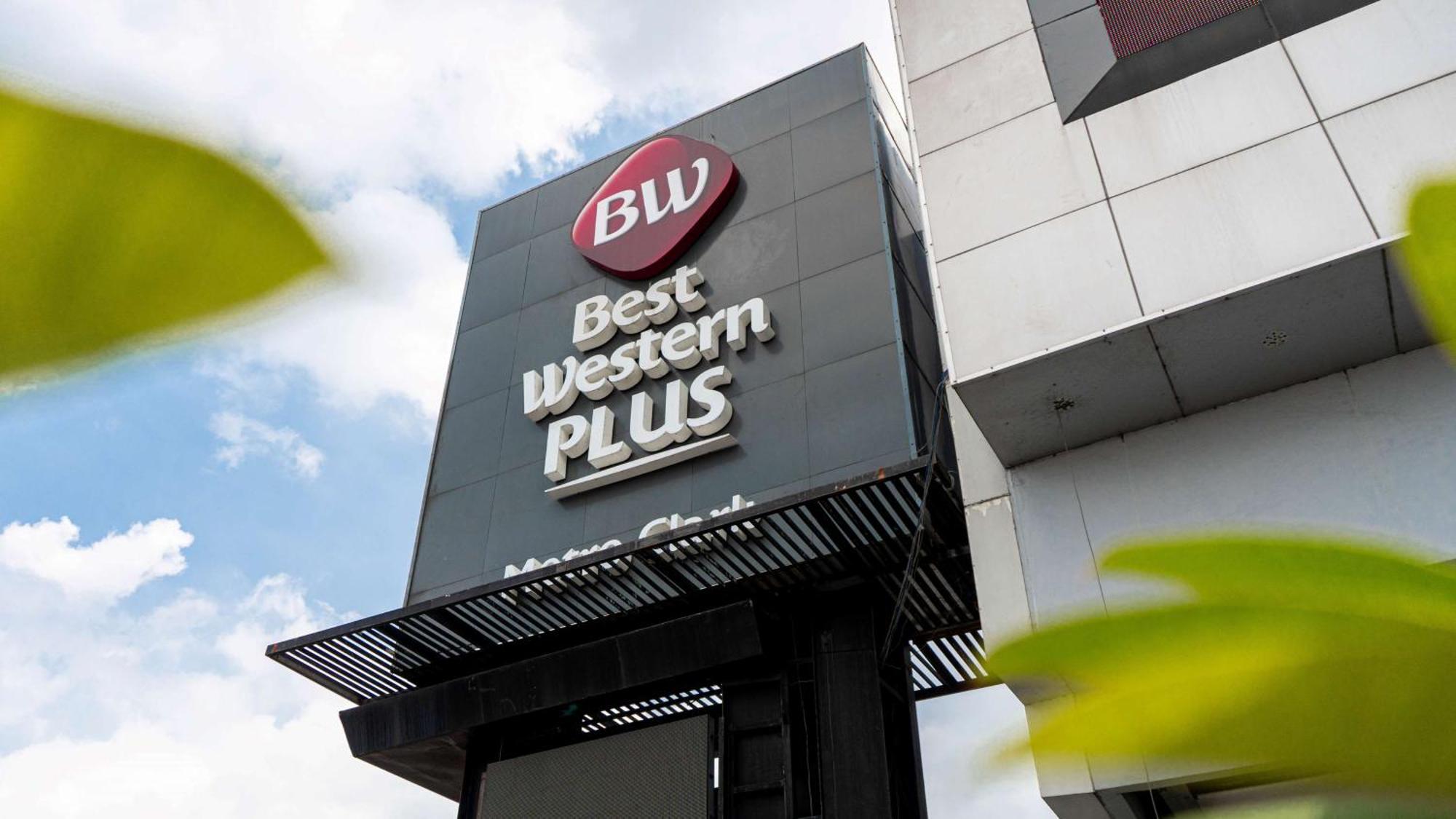 Best Western Plus Metro Clark Angeles Exterior photo