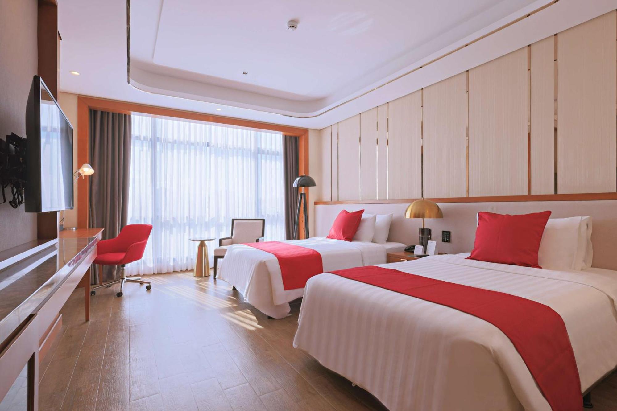 Best Western Plus Metro Clark Angeles Exterior photo