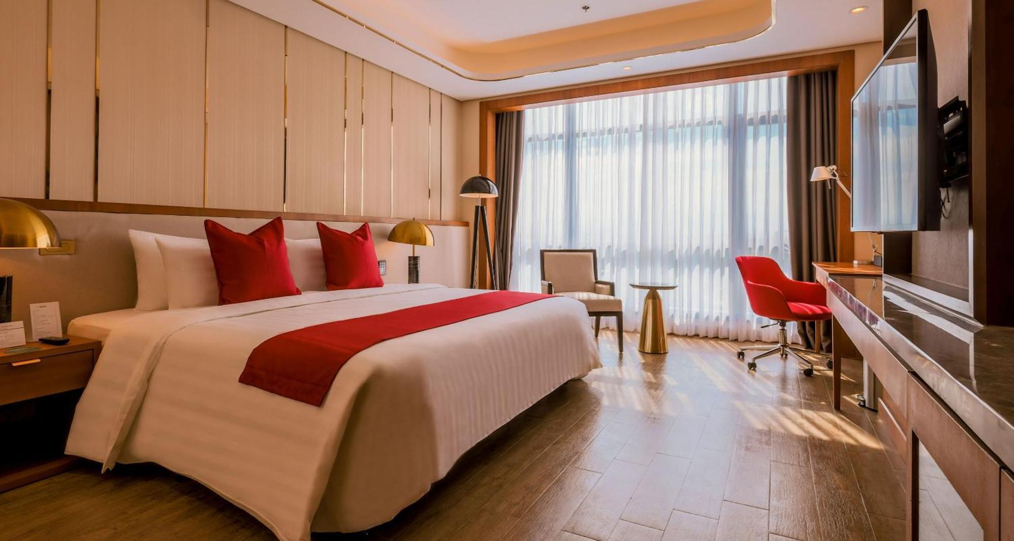 Best Western Plus Metro Clark Angeles Exterior photo